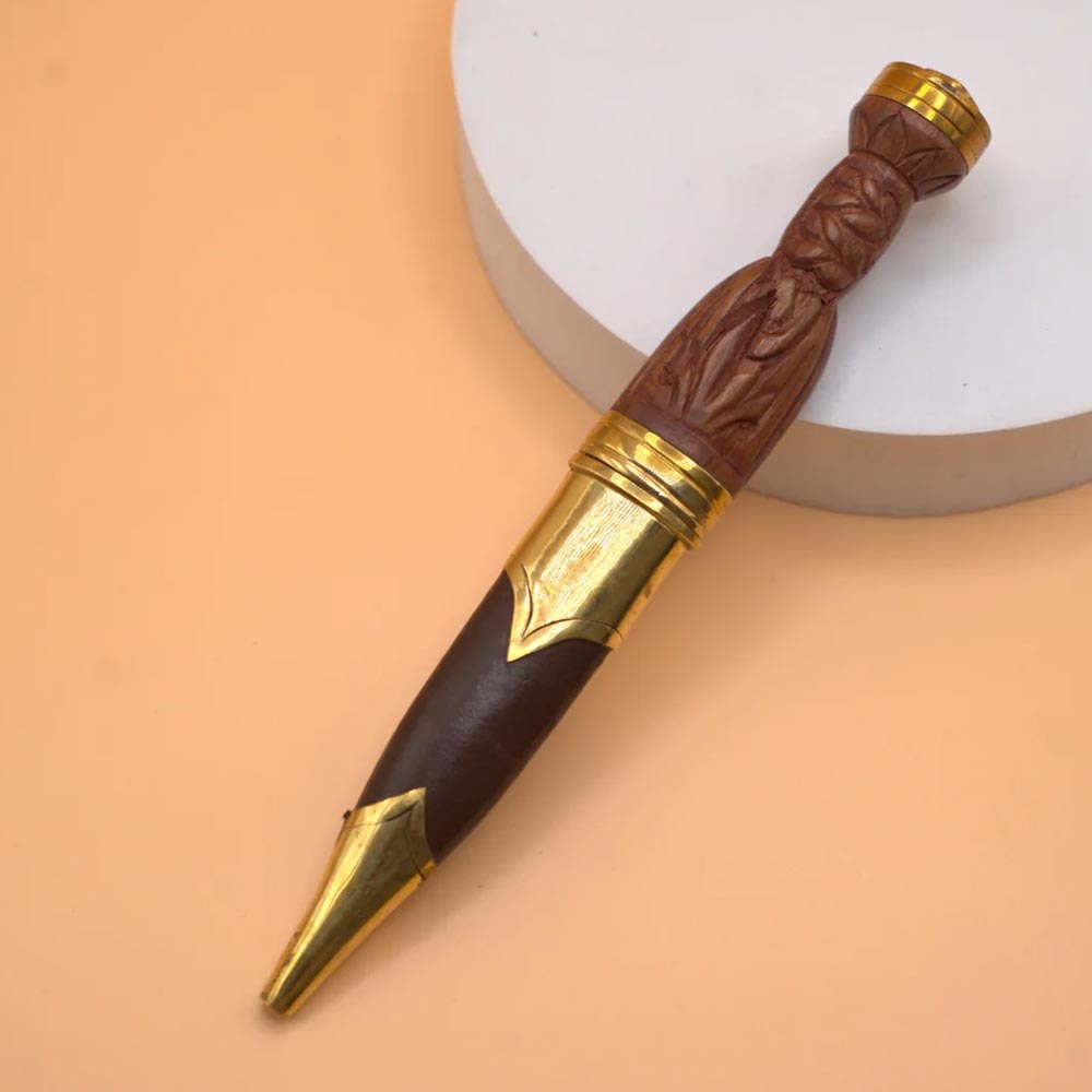 Late 18th Century Clansman Sgian Dubh Hunting Style - Brown and Brass